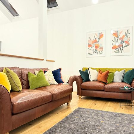The Barn In The Courtyard Aparthotel Ulverston Bagian luar foto