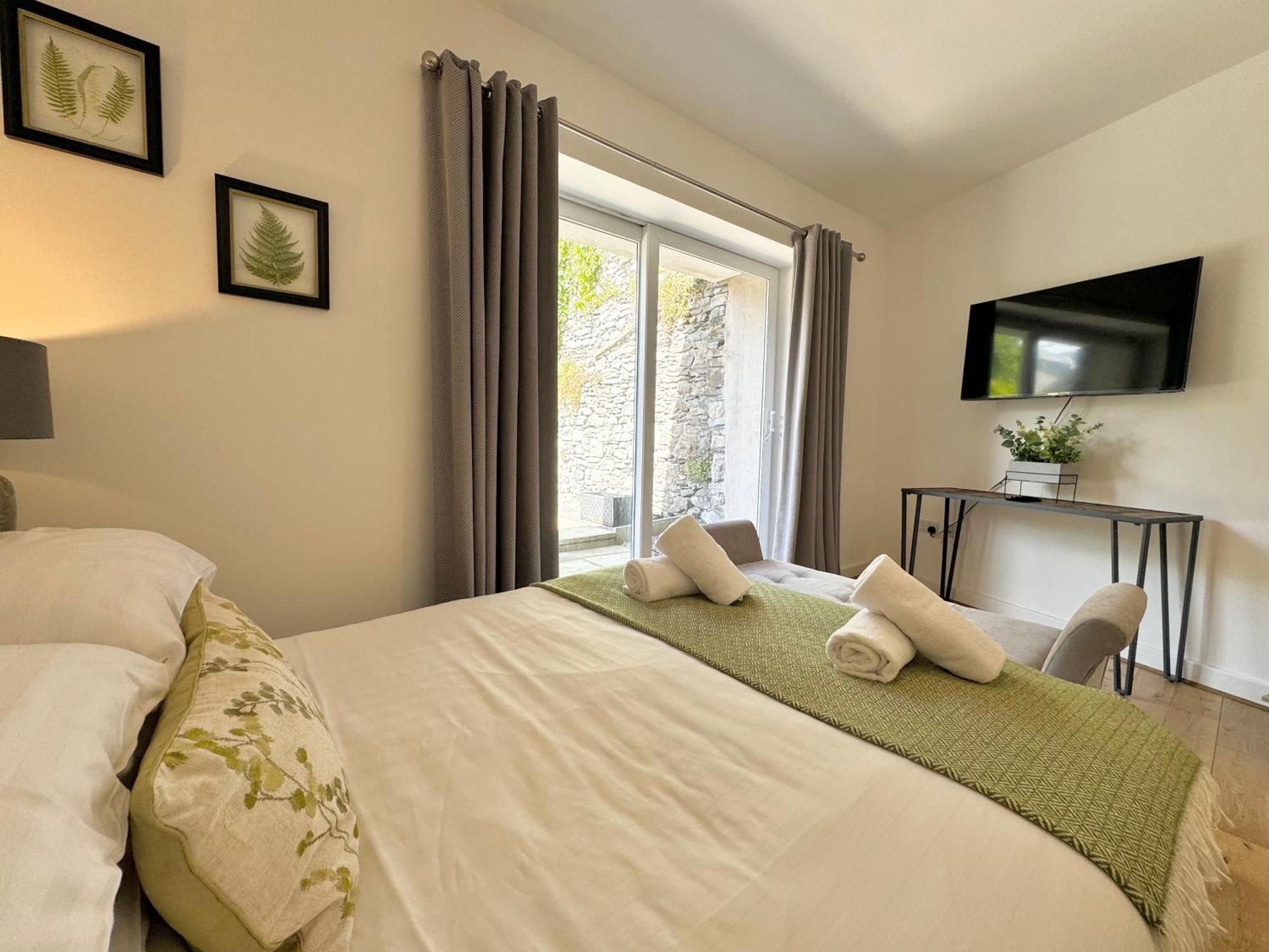 The Barn In The Courtyard Aparthotel Ulverston Bagian luar foto